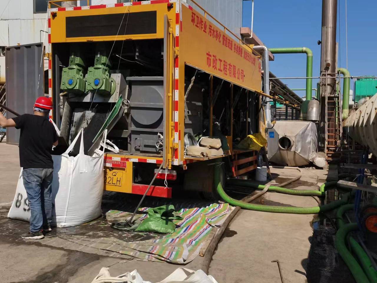 巴彦淤泥压干处理